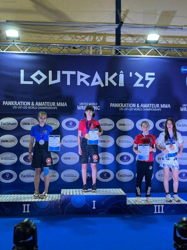 Четыре медали завоевали алтайские спортсмены на первенстве мира по панкратиону и любительскому ММА в Греции