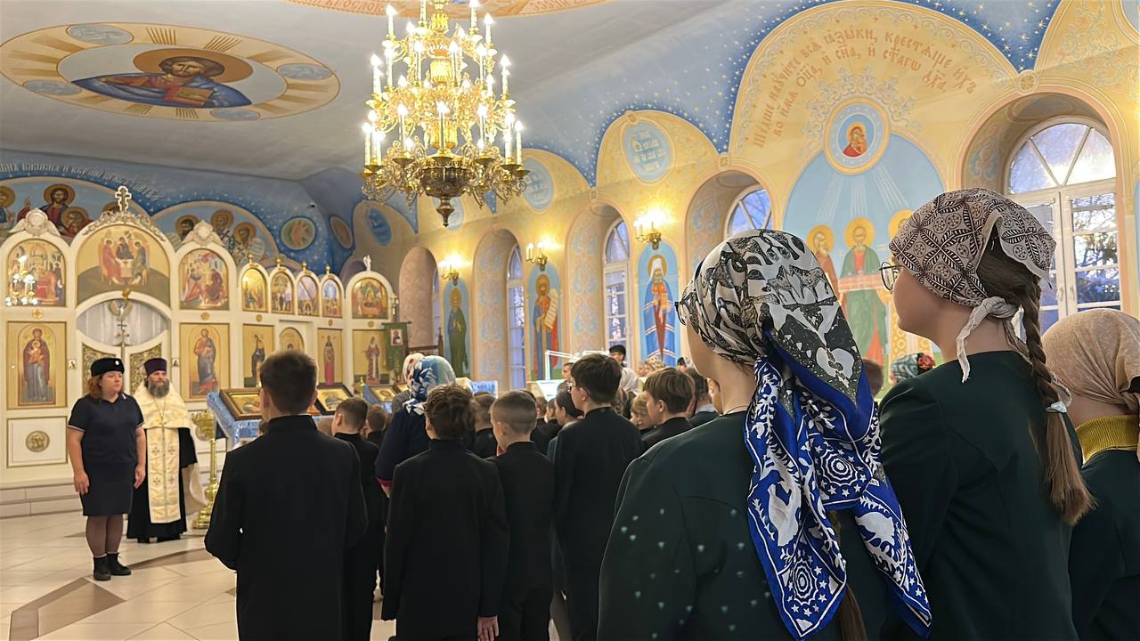 Бийские школьники выпустили голубей в память о погибших в ДТП Бийские школьники выпустили голубей в память о погибших в ДТП