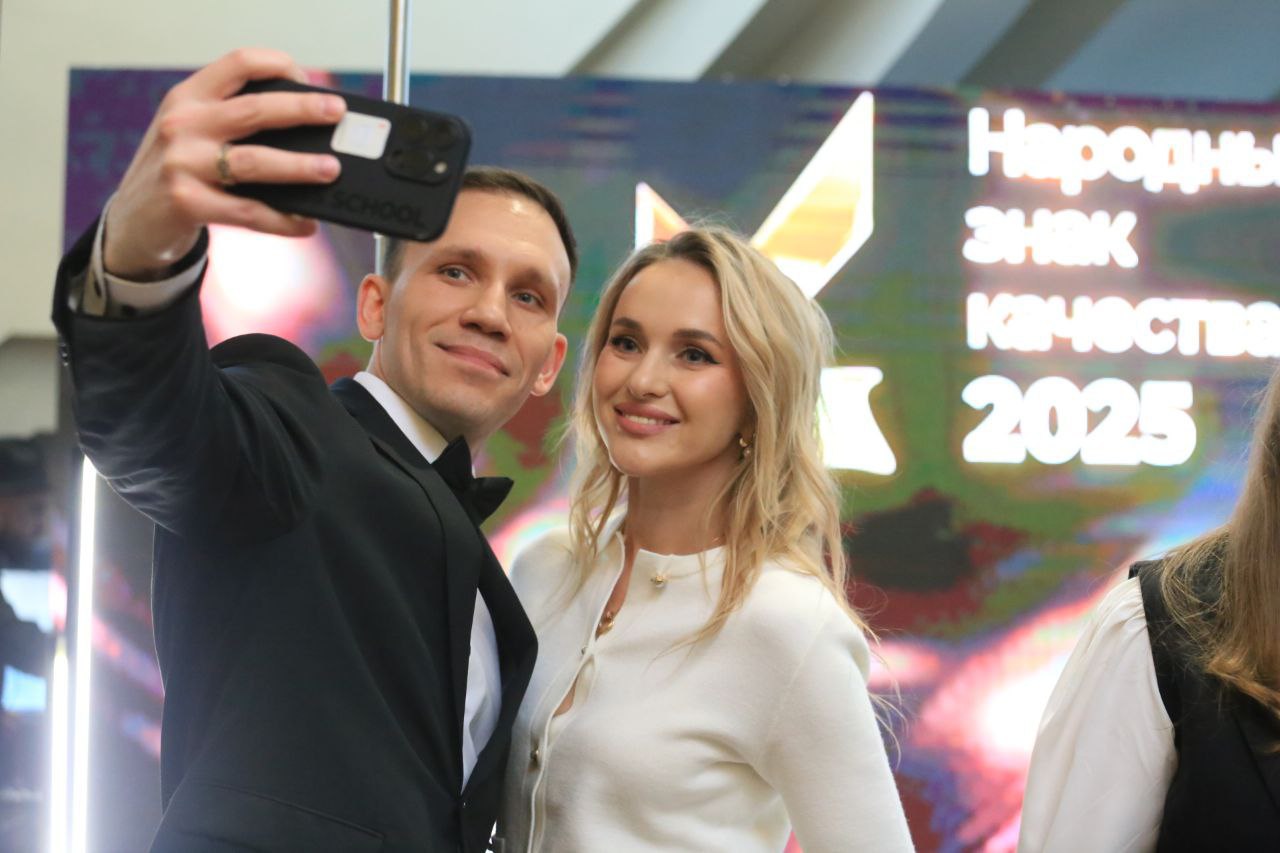 Весь вечер будем ловить гостей премии в объектив! Обязательно найдите себя в большом фотоотчете на сайте amic.ru Весь вечер будем ловить гостей премии в объектив! Обязательно найдите себя в большом фотоотчете на сайте amic.ru