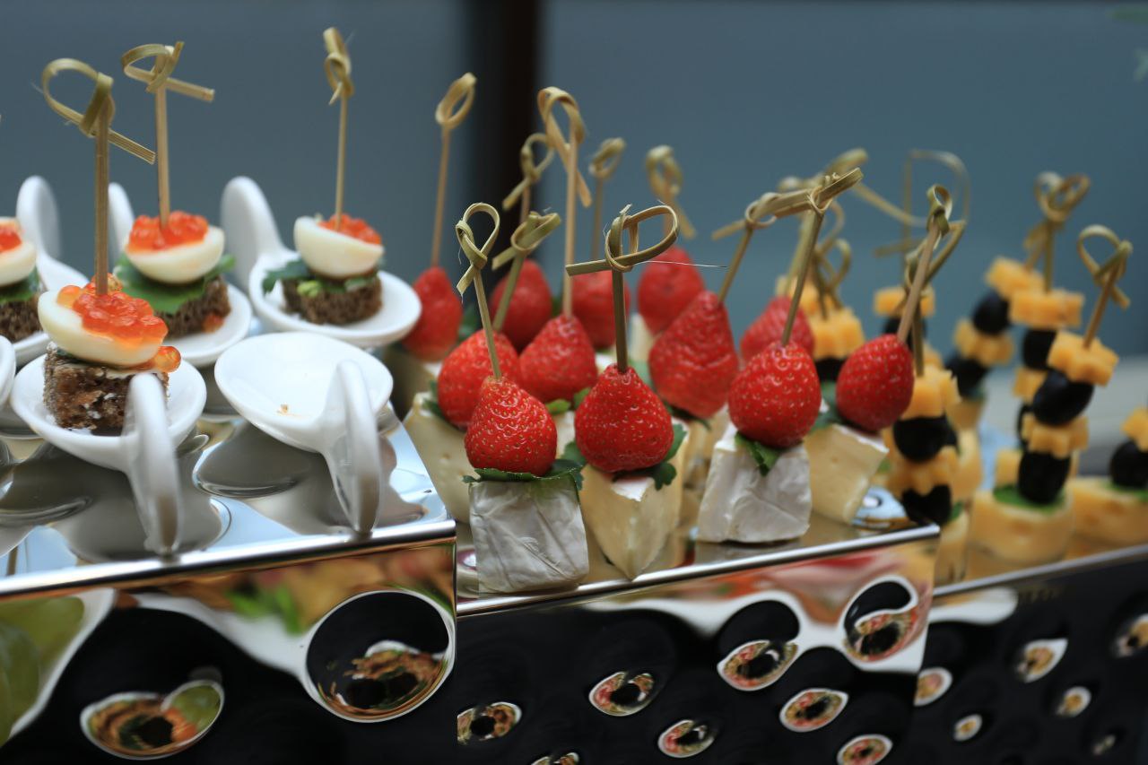 Весь вечер будем ловить гостей премии в объектив! Обязательно найдите себя в большом фотоотчете на сайте amic.ru Весь вечер будем ловить гостей премии в объектив! Обязательно найдите себя в большом фотоотчете на сайте amic.ru