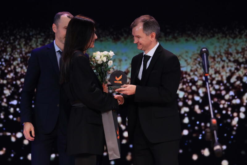 18 ноября в Барнауле состоялось событие, которого с нетерпением ждали многие, – вручение лучшим (по мнению жителей края) предприятиям Алтайского края премии "Народный знак качества" 18 ноября в Барнауле состоялось событие, которого с нетерпением ждали многие, – вручение лучшим (по мнению жителей края) предприятиям Алтайского края премии "Народный знак качества"