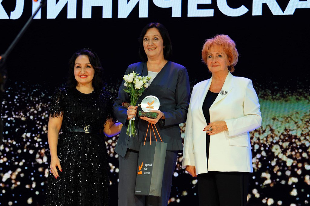 В Барнауле прошла церемония награждения победителей ежегодной премии «Народный знак качества 2025» В Барнауле прошла церемония награждения победителей ежегодной премии «Народный знак качества 2025»