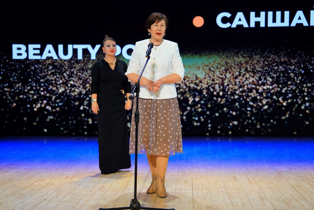 В Барнауле прошла церемония награждения победителей ежегодной премии «Народный знак качества 2025» В Барнауле прошла церемония награждения победителей ежегодной премии «Народный знак качества 2025»