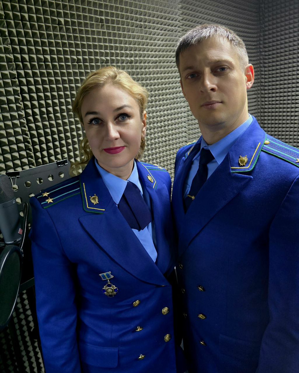 Помощник прокурора Алтайского края Мария Антошкина и прокурор отдела Виталий Попенко на площадке «Вечернего Барнаула» приняли участие в записи подкаста по вопросам профилактики дистанционных хищений Помощник прокурора Алтайского края Мария Антошкина и прокурор отдела Виталий Попенко на площадке «Вечернего Барнаула» приняли участие в записи подкаста по вопросам профилактики дистанционных хищений