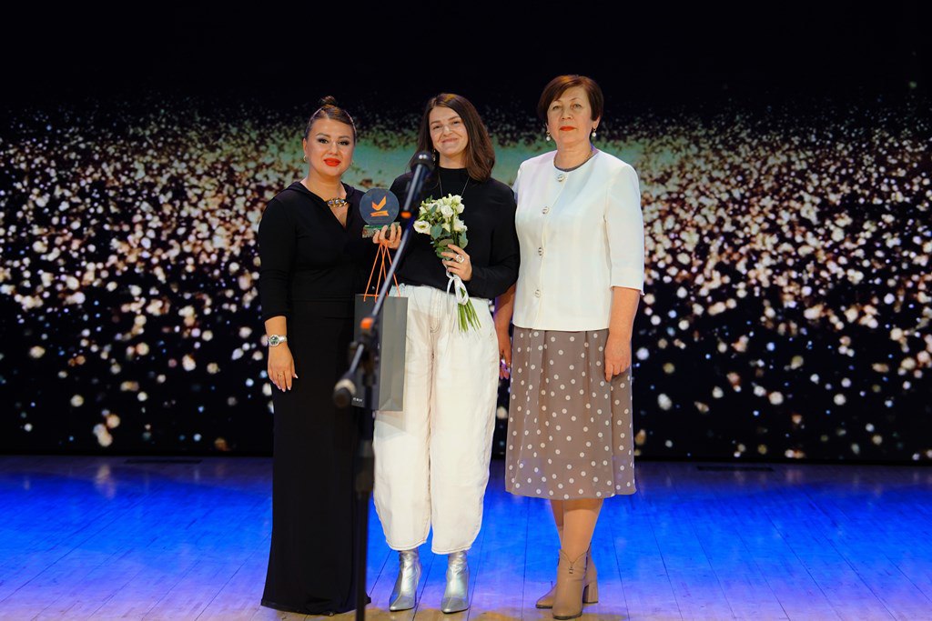 В Барнауле прошла церемония награждения победителей ежегодной премии «Народный знак качества 2025» В Барнауле прошла церемония награждения победителей ежегодной премии «Народный знак качества 2025»