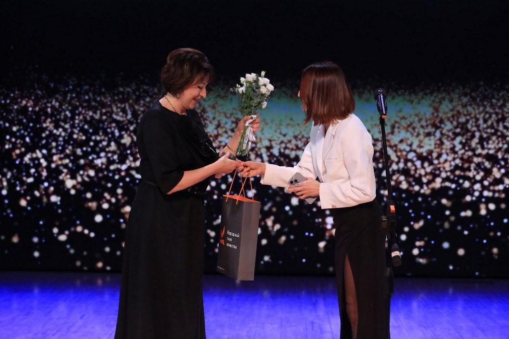 В Барнауле прошла церемония награждения победителей ежегодной премии «Народный знак качества 2025» В Барнауле прошла церемония награждения победителей ежегодной премии «Народный знак качества 2025»