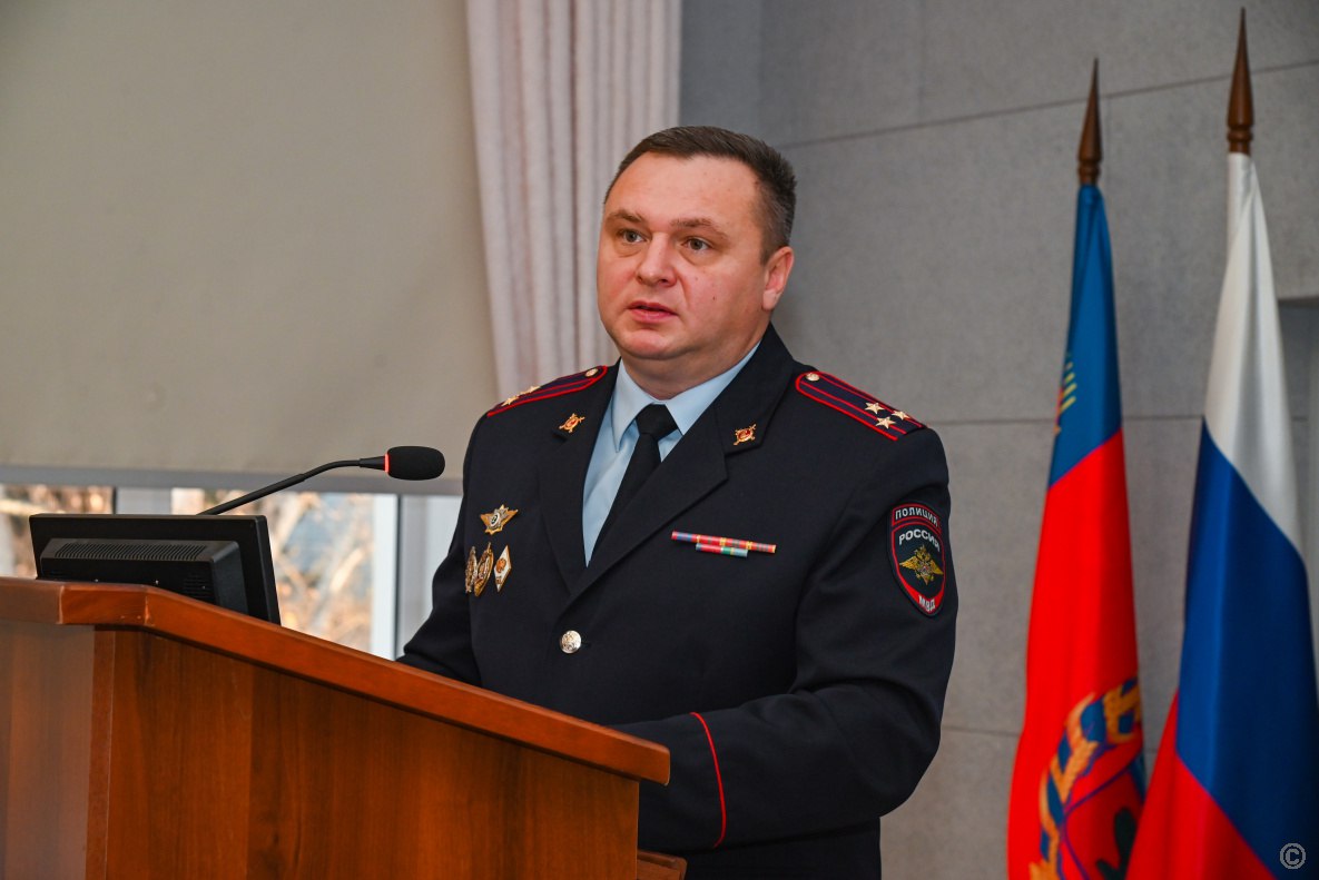 Для барнаульских пенсионеров провели лекцию по профилактике мошенничества Для барнаульских пенсионеров провели лекцию по профилактике мошенничества