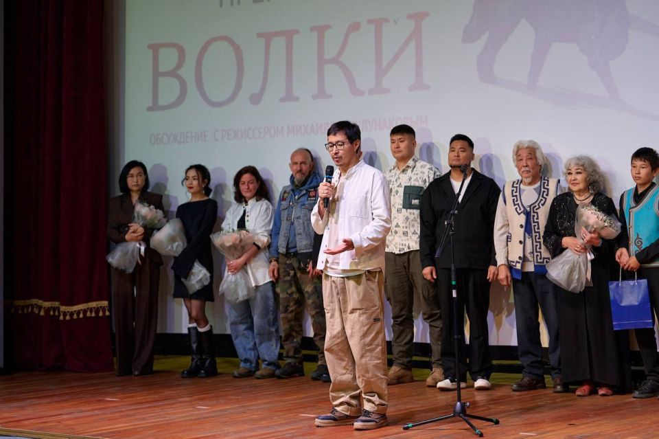 В кинотеатре «Голубой Алтай» состоялась премьера фильма «Волки» Михаила Кулунакова