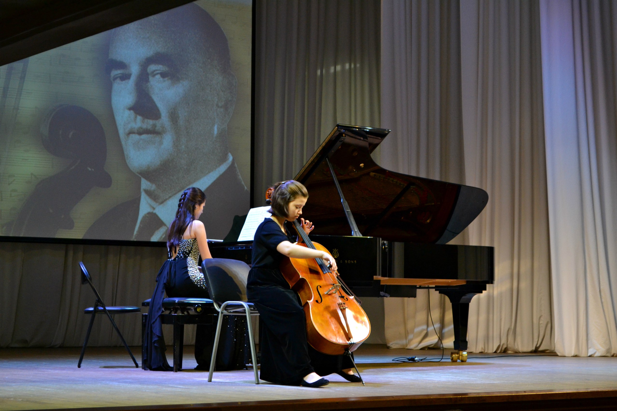 Более 130 виолончелистов из России и Казахстана примут участие в фестивале-конкурсе имени Григория Пеккера в Алтайском крае Более 130 виолончелистов из России и Казахстана примут участие в фестивале-конкурсе имени Григория Пеккера в Алтайском крае