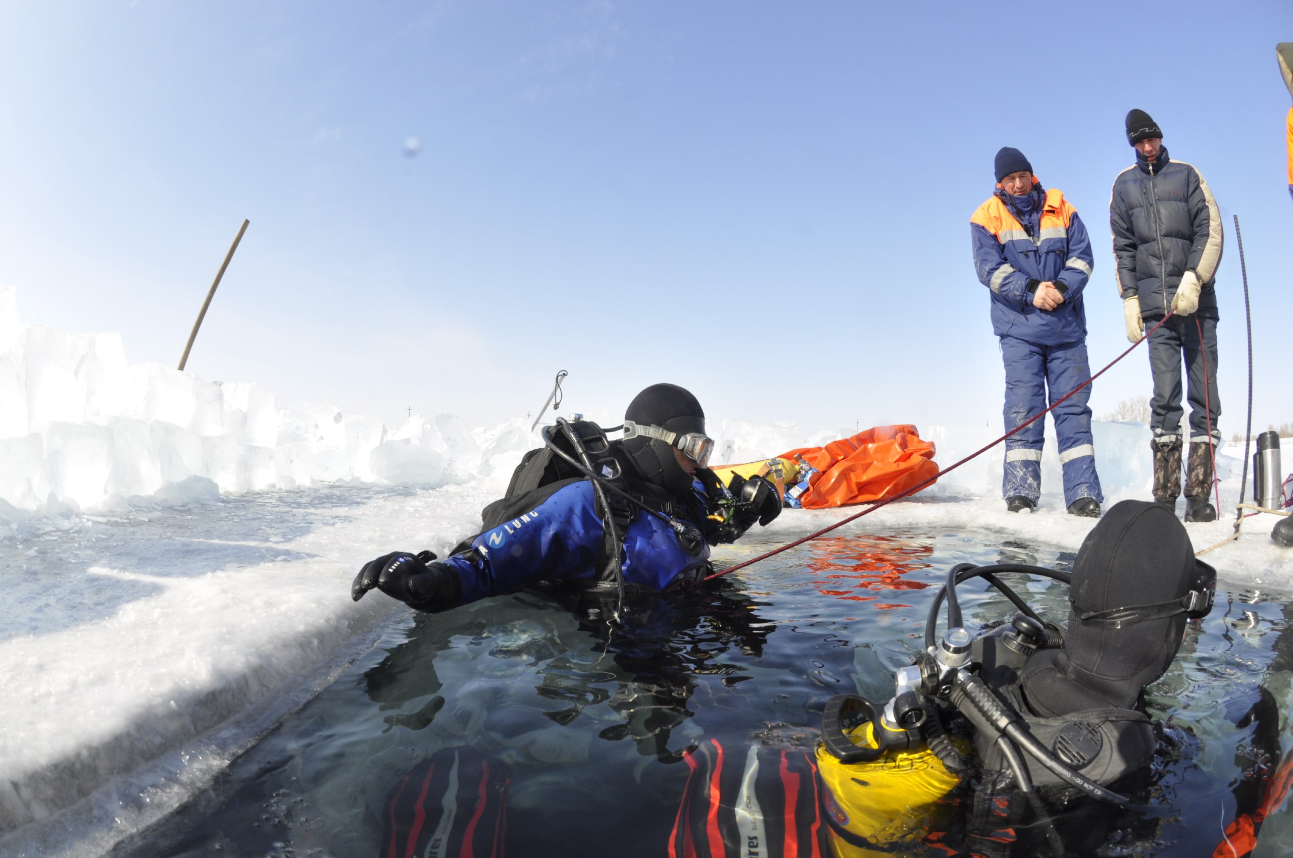 Спасатели-водолазы ПСО МКУ «Управление по делам ГОЧС г. Рубцовска» успешно сдали водолазный техминимум