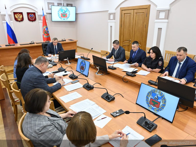 Заместитель министра спорта Алтайского края Иван Субочев принял участие в заседании комиссии региона по реализации государственной миграционной политики и противодействию экстремизму Заместитель министра спорта Алтайского края Иван Субочев принял участие в заседании комиссии региона по реализации государственной миграционной политики и противодействию экстремизму