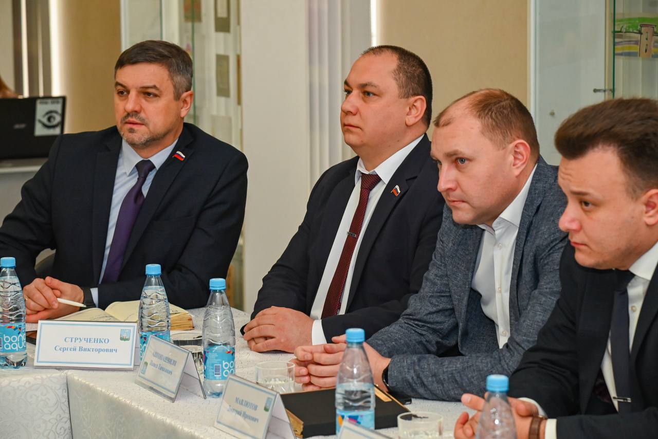 В Барнауле прошёл круглый стол по развитию зелёного каркаса города В Барнауле прошёл круглый стол по развитию зелёного каркаса города