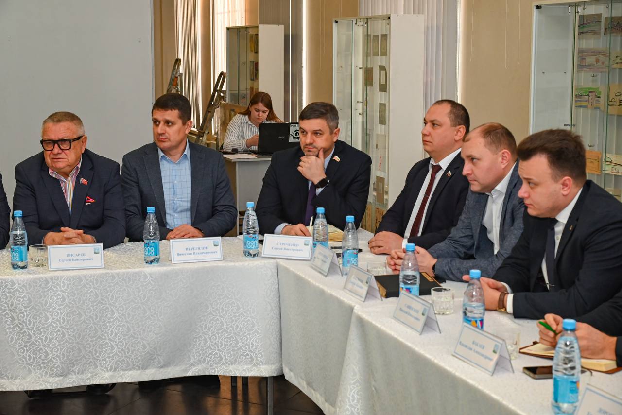 В Барнауле прошёл круглый стол по развитию зелёного каркаса города В Барнауле прошёл круглый стол по развитию зелёного каркаса города