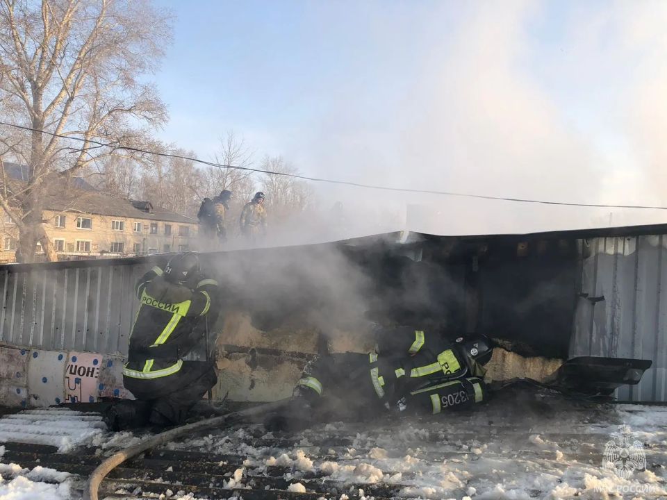 Неправильное использование печи привело к пожару в гараже в Бийске