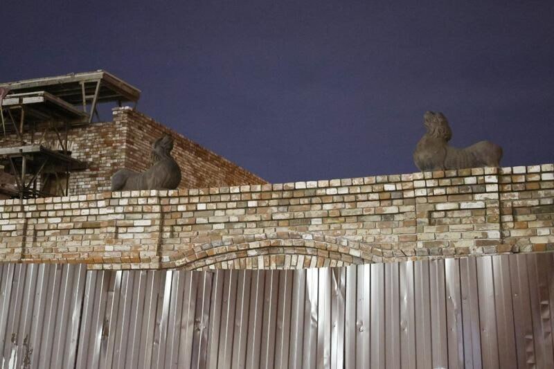 В исторический центр Барнаула вернулись чугунные львы В исторический центр Барнаула вернулись чугунные львы