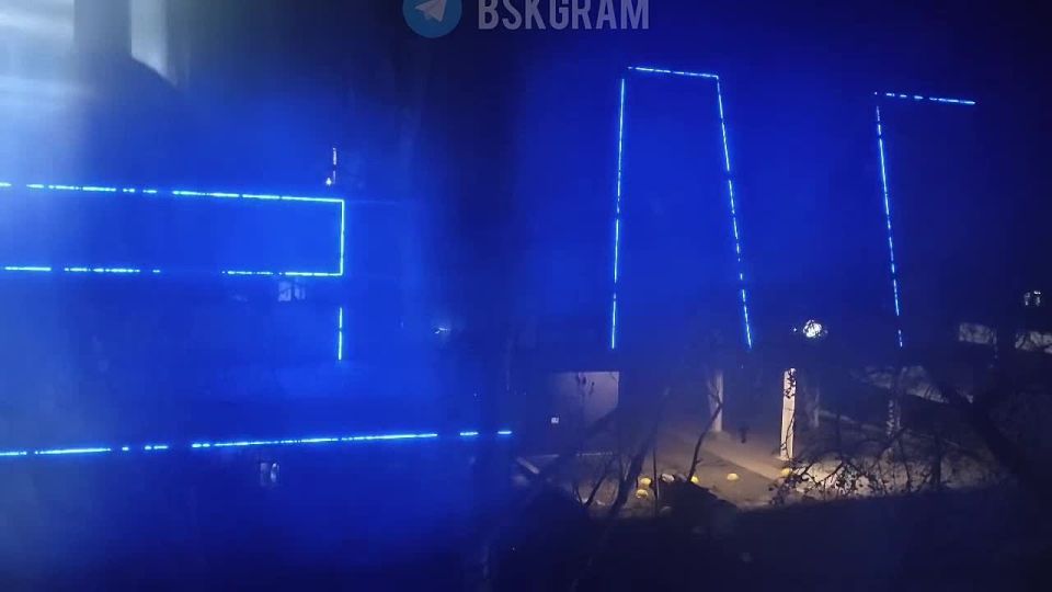 Жители дома напротив бийского ЦУМа жалуются на яркую подсветку и ночной шум от оборудования