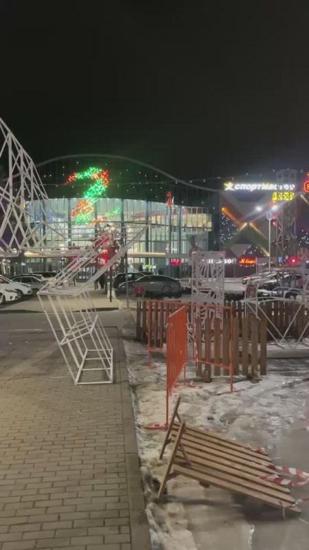 Каток у ТЦ «Галактика» почти готов