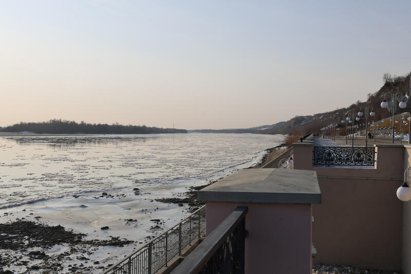 Обь в Барнауле не хочет засыпать: теплая осень удерживает реку от ледостава Обь в Барнауле не хочет засыпать: теплая осень удерживает реку от ледостава