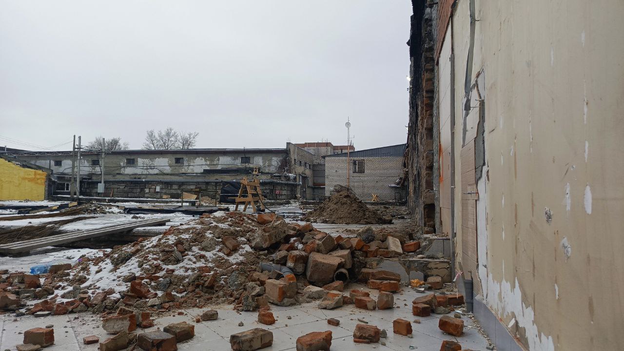 В Барнауле полностью снесли теплый рынок