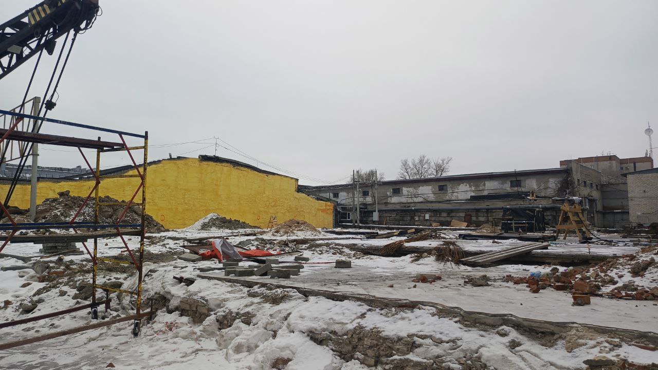 В Барнауле полностью снесли теплый рынок В Барнауле полностью снесли теплый рынок