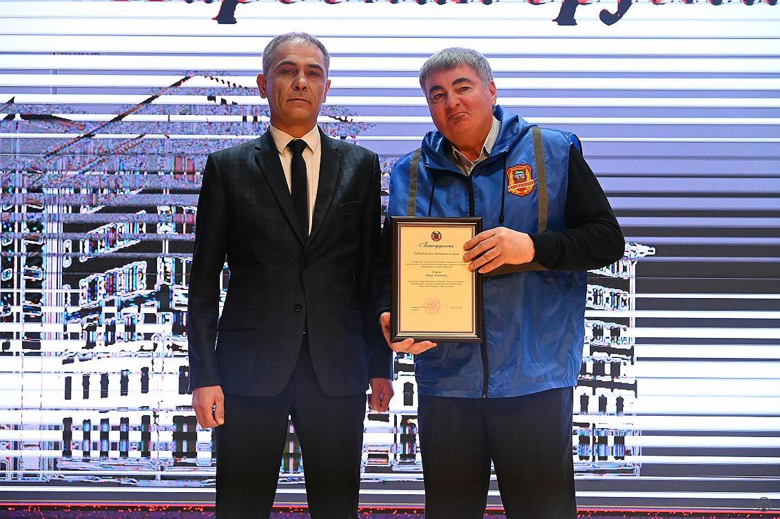 Барнаульских дружинников наградили в честь 15-летия со дня создания общественной организации Барнаульских дружинников наградили в честь 15-летия со дня создания общественной организации