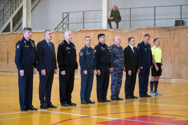 Ветераны правоохранительных и силовых структур соперничали в футзале во время открытого чемпионата УФСИН России по Алтайскому краю Ветераны правоохранительных и силовых структур соперничали в футзале во время открытого чемпионата УФСИН России по Алтайскому краю