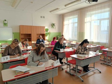 В Бийске на базе школ 18, 20 и 5 провели «День ОГЭ для родителей»