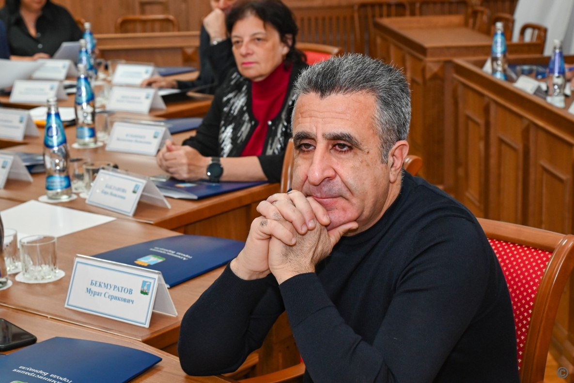 В Барнауле прошло совещание по вопросам межнациональных отношений В Барнауле прошло совещание по вопросам межнациональных отношений