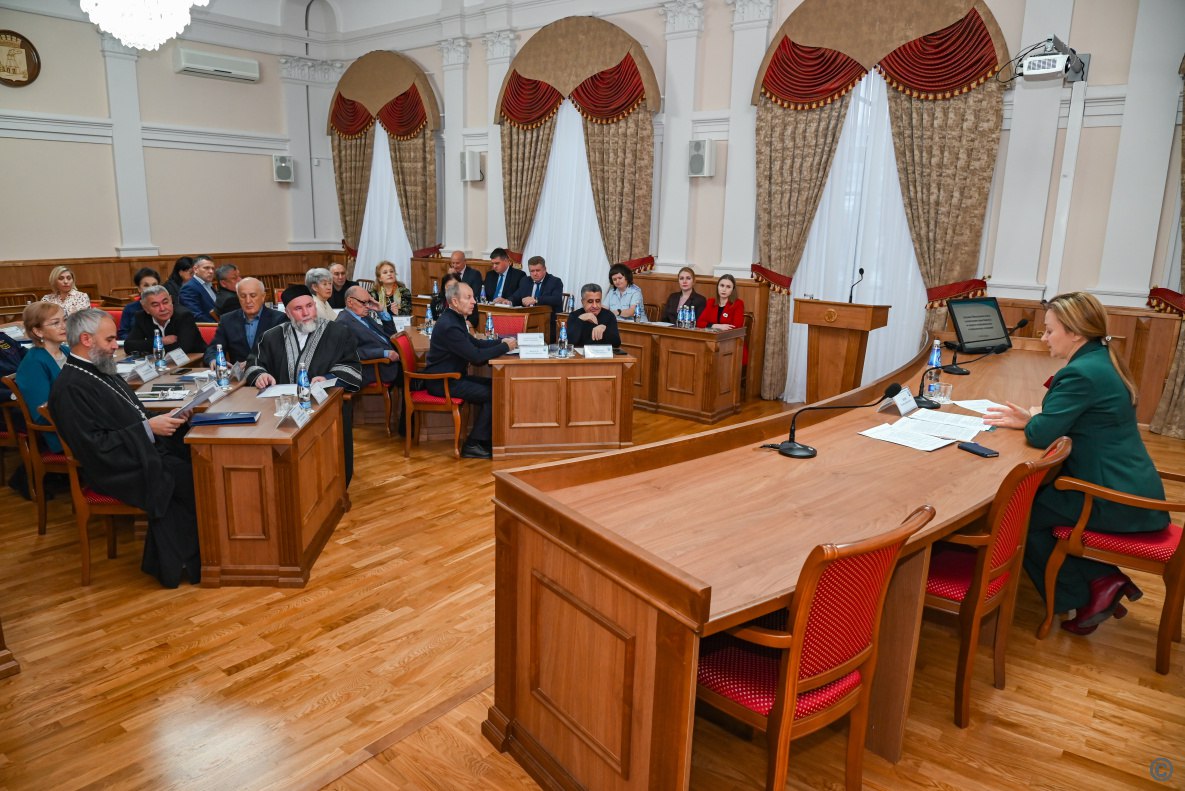 В Барнауле прошло совещание по вопросам межнациональных отношений