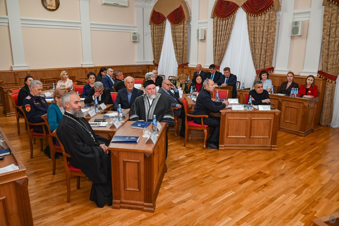 В Барнауле прошло совещание по вопросам межнациональных отношений В Барнауле прошло совещание по вопросам межнациональных отношений