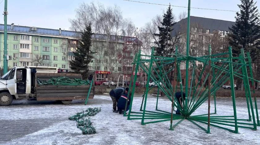 Подготовку к новогодним праздникам начали в Бийске