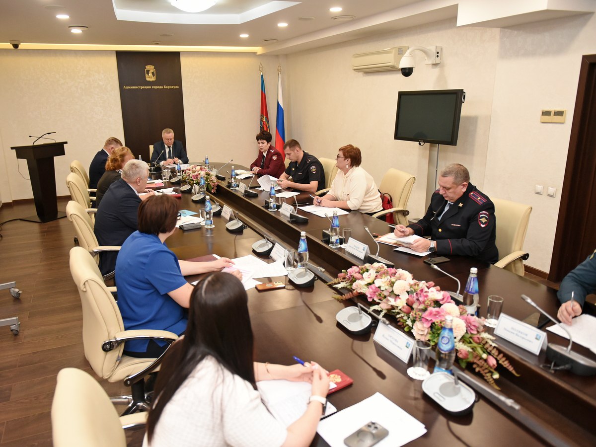 В администрации города обсудили организацию новогодних представлений для младших школьников В администрации города обсудили организацию новогодних представлений для младших школьников