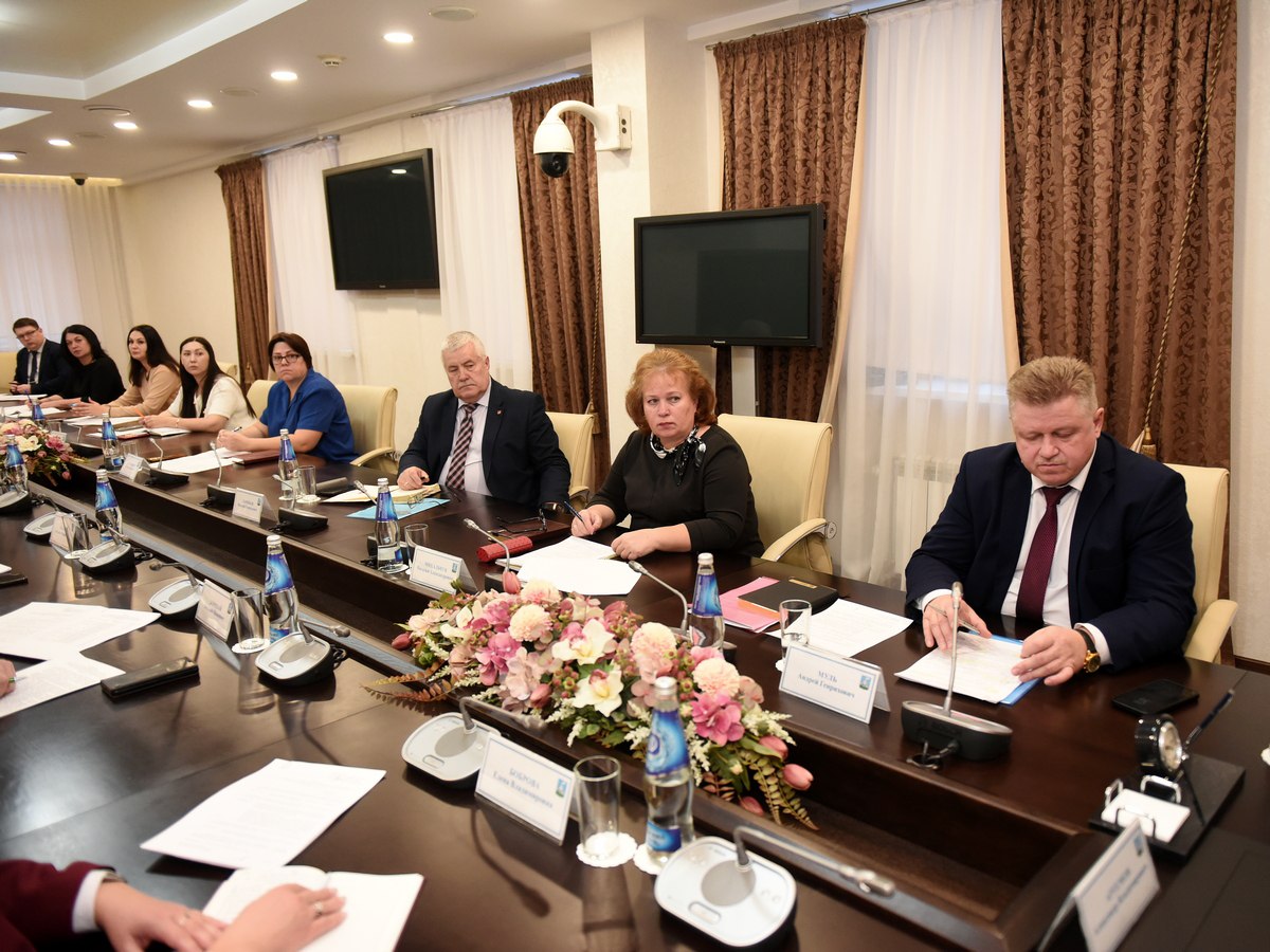 В администрации города обсудили организацию новогодних представлений для младших школьников В администрации города обсудили организацию новогодних представлений для младших школьников