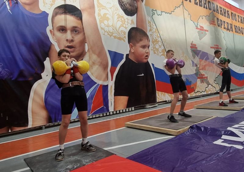 В Рогозихе Павловского района завершился финальный этап краевых юношеских соревнований по гиревому спорту В Рогозихе Павловского района завершился финальный этап краевых юношеских соревнований по гиревому спорту