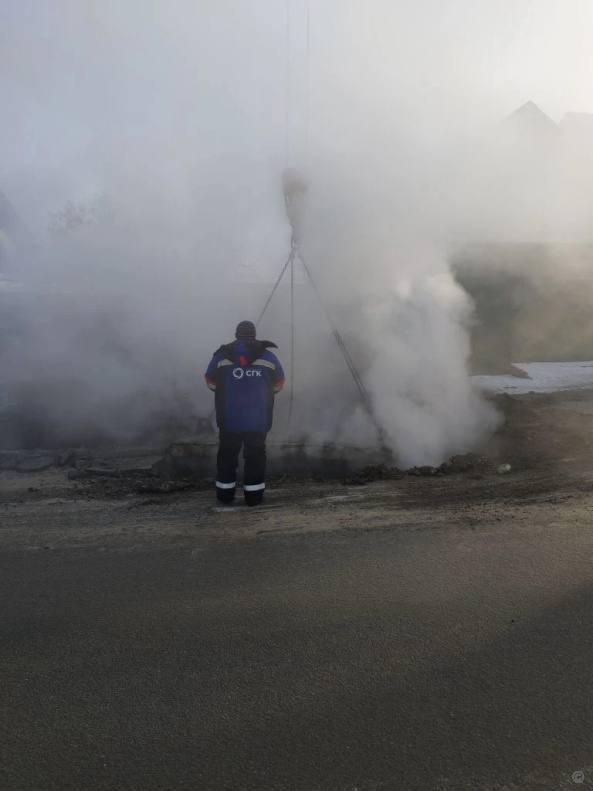 На трубопроводе по адресу ул. Северо-Западная, 103 ведутся сварочные работы, их планируется завершить к 22-00 часов На трубопроводе по адресу ул. Северо-Западная, 103 ведутся сварочные работы, их планируется завершить к 22-00 часов