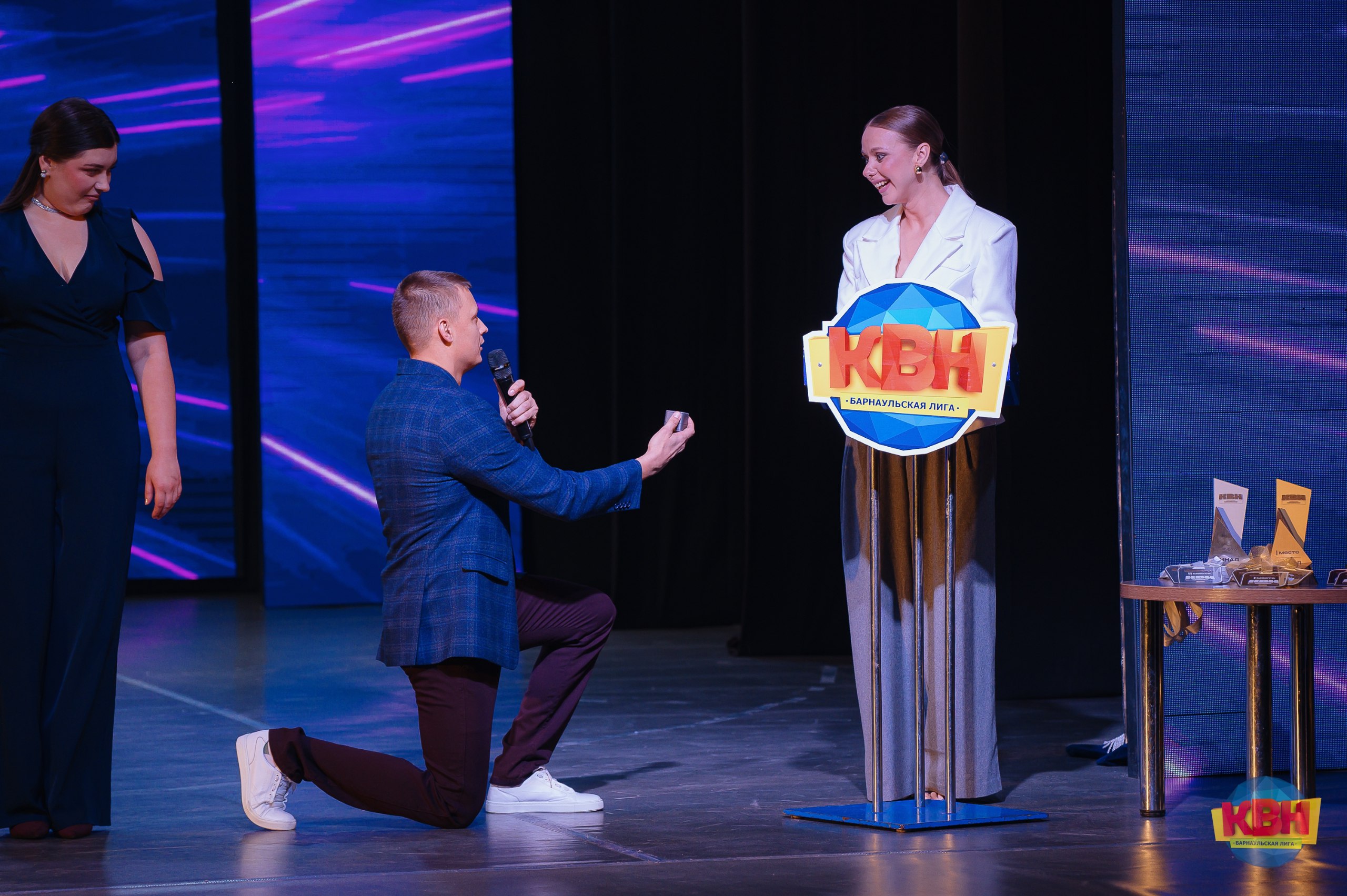 В Барнауле определили победителей юбилейного XX сезона официальной Барнаульской лиги КВН В Барнауле определили победителей юбилейного XX сезона официальной Барнаульской лиги КВН