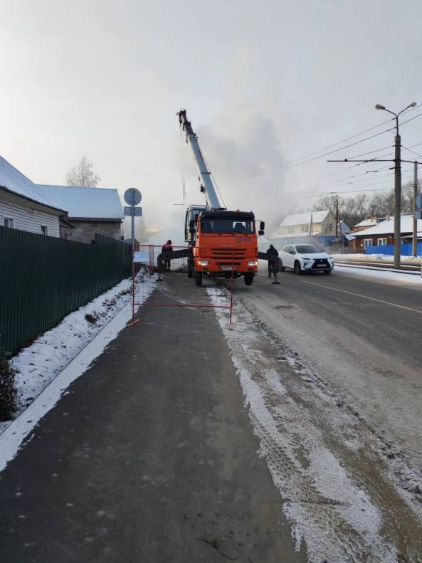 На трубопроводе по адресу ул. Северо-Западная, 103 ведутся сварочные работы, их планируется завершить к 22-00 часов На трубопроводе по адресу ул. Северо-Западная, 103 ведутся сварочные работы, их планируется завершить к 22-00 часов