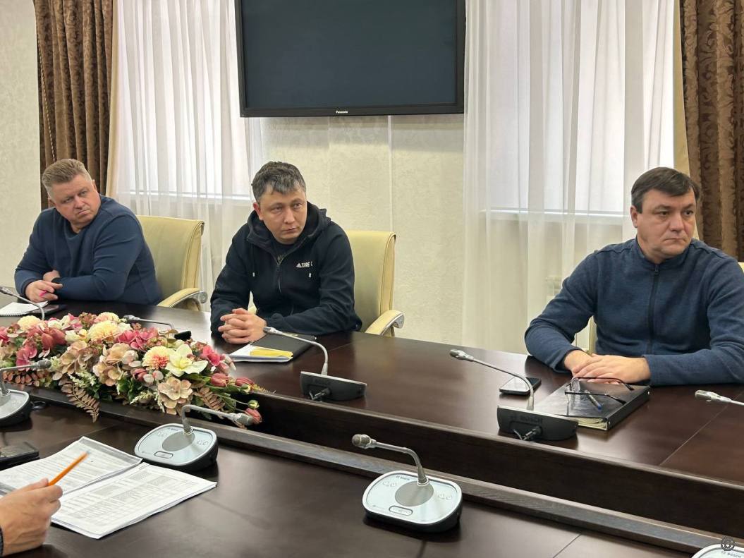 На трубопроводе по адресу ул. Северо-Западная, 103 ведутся сварочные работы, их планируется завершить к 22-00 часов На трубопроводе по адресу ул. Северо-Западная, 103 ведутся сварочные работы, их планируется завершить к 22-00 часов