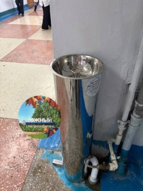 Екатерина Мизулина: Новые питьевые фонтанчики появились в школе номер 5 Барнаула после моего поста с видео ребят про червяков в воде