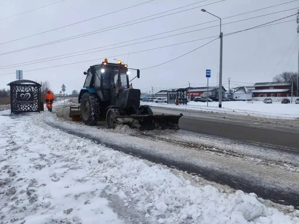 Порядка 500 единиц техники задействовано на дорогах региона Порядка 500 единиц техники задействовано на дорогах региона