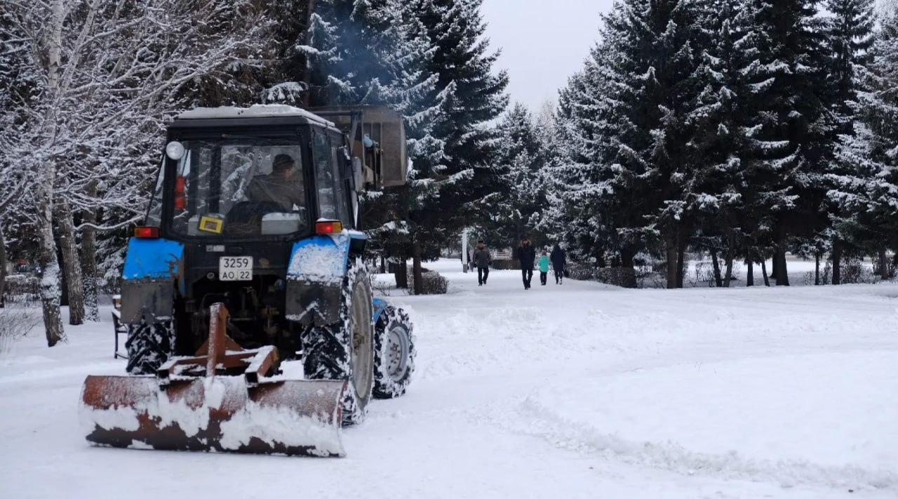 На качество очистки дорог от снега массово жалуются бийчане