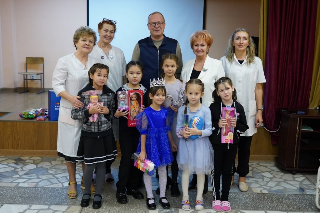 Маленькие пациенты краевого противотуберкулезного диспансера получили подарки из «Коробки храбрости» Маленькие пациенты краевого противотуберкулезного диспансера получили подарки из «Коробки храбрости»