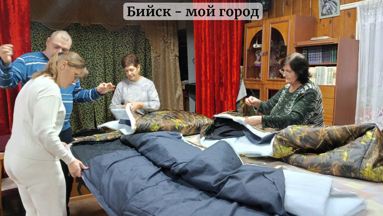 Слабослышащие и глухие люди в Бийске усиленно помогают фронту