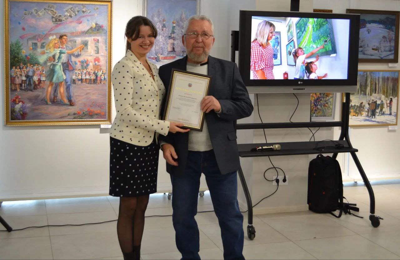 В столице региона открылась выставка «Арт-Алтай 2025», приуроченная к юбилею краевого Союза художников В столице региона открылась выставка «Арт-Алтай 2025», приуроченная к юбилею краевого Союза художников