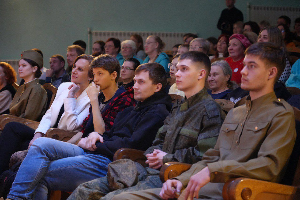 Премьера состоялась!. В Бийске в МЦ «Родина» с успехом прошёл показ авторской короткометражки «Когда стихают выстрелы» Премьера состоялась!. В Бийске в МЦ «Родина» с успехом прошёл показ авторской короткометражки «Когда стихают выстрелы»