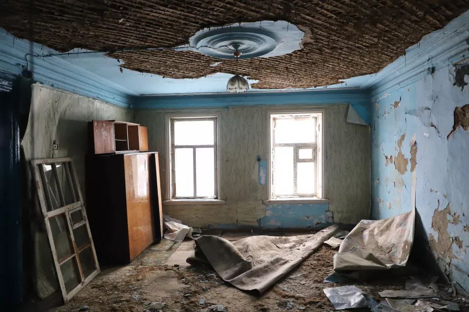 Бийчанка в одиночку поддерживает жизнь старинного дома Бийчанка в одиночку поддерживает жизнь старинного дома