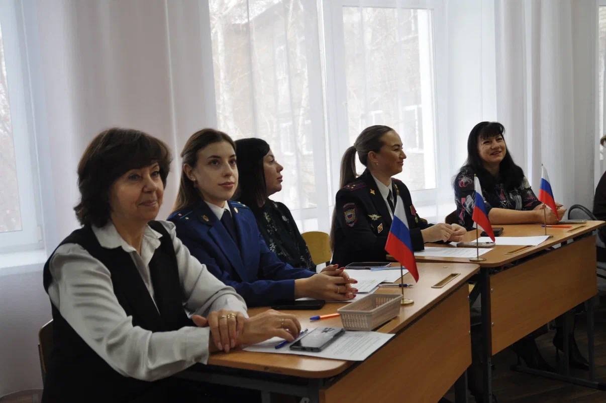 Правовая грамотность в формате квиза: в Кулундинском районе состоялся II районный правовой квиз «Фемида», посвященнный дню юриста Правовая грамотность в формате квиза: в Кулундинском районе состоялся II районный правовой квиз «Фемида», посвященнный дню юриста