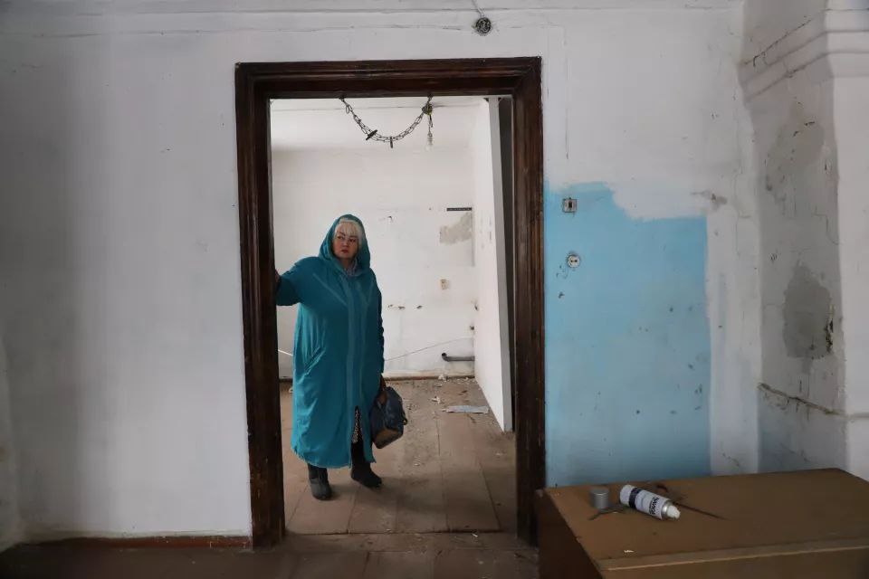 Бийчанка в одиночку поддерживает жизнь старинного дома Бийчанка в одиночку поддерживает жизнь старинного дома