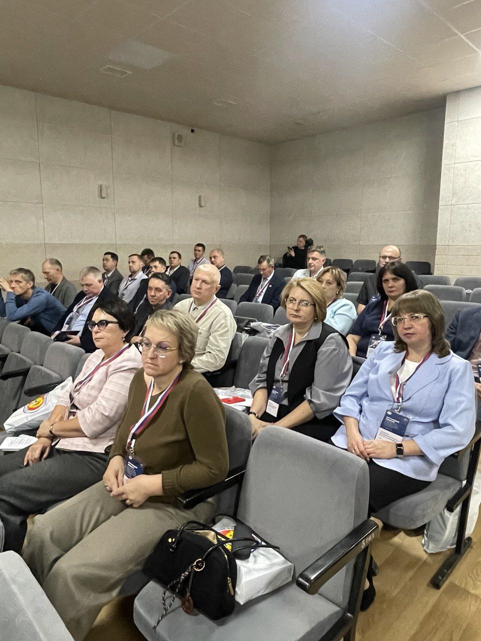 Первый день проведения форума для системных администраторов информационного центра Крайизбиркома был насыщен тематическими выступлениями экспертов Первый день проведения форума для системных администраторов информационного центра Крайизбиркома был насыщен тематическими выступлениями экспертов