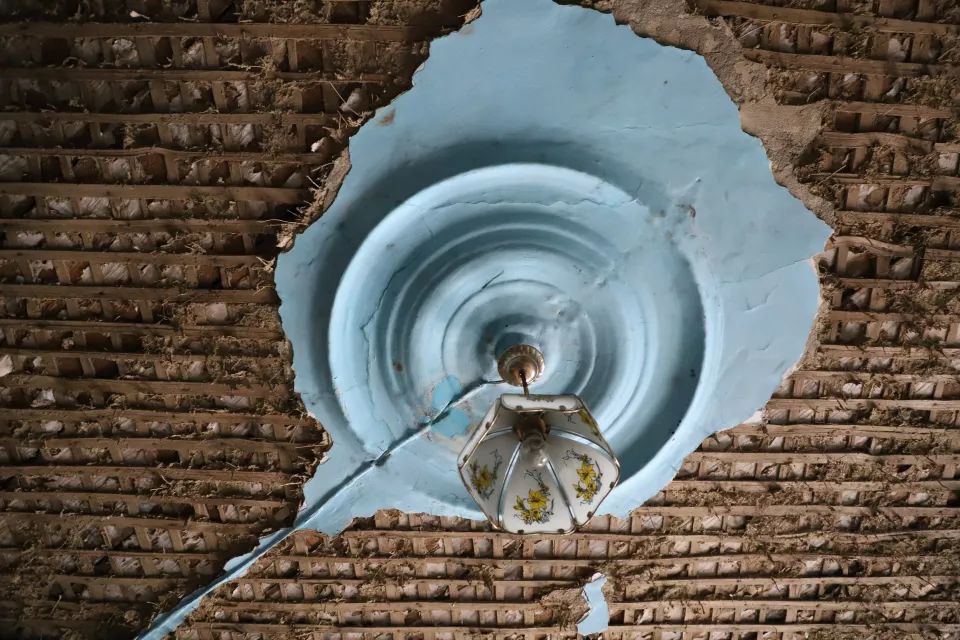 Бийчанка в одиночку поддерживает жизнь старинного дома Бийчанка в одиночку поддерживает жизнь старинного дома